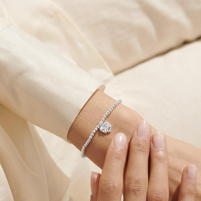 Joma Jewellery A Little Friendship is a Knot That Cannot Be Untied Charm Bracelet on Model