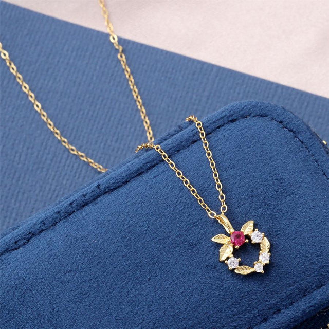 Gold Wreath Pendant Necklace Close Up