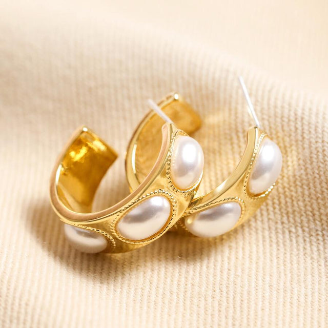 Chunky Oval Pearl Hoop Earrings in Gold 2