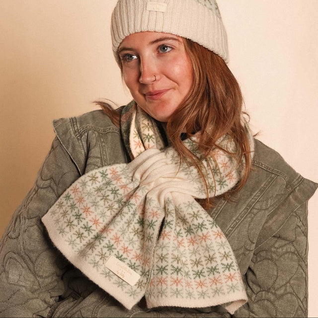 Green Stars Pull Through Scarf