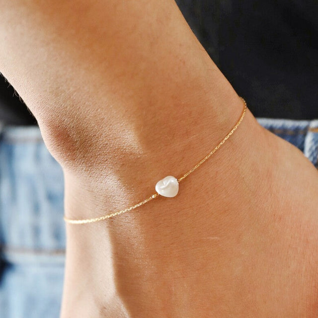 Pearl Heart Pendant Bracelet in Gold
