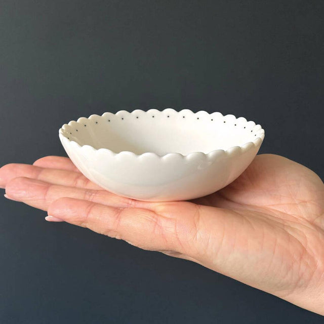 May Always Happiness in Your Heart Scallop Heart Dish Side Facing