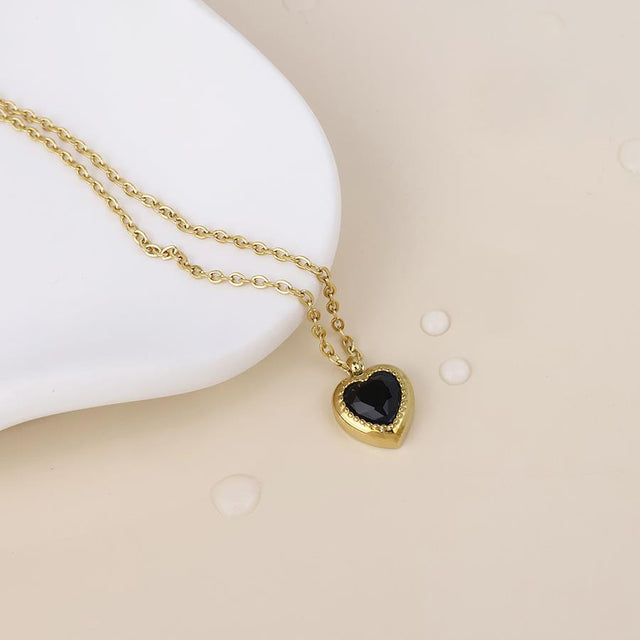 Gold Jiggy Heart Pendant Necklace Close Up