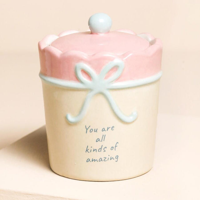 All Kinds of Amazing Scallop Edge Ceramic Candle