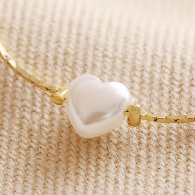 Pearl Heart Pendant Bracelet in Gold