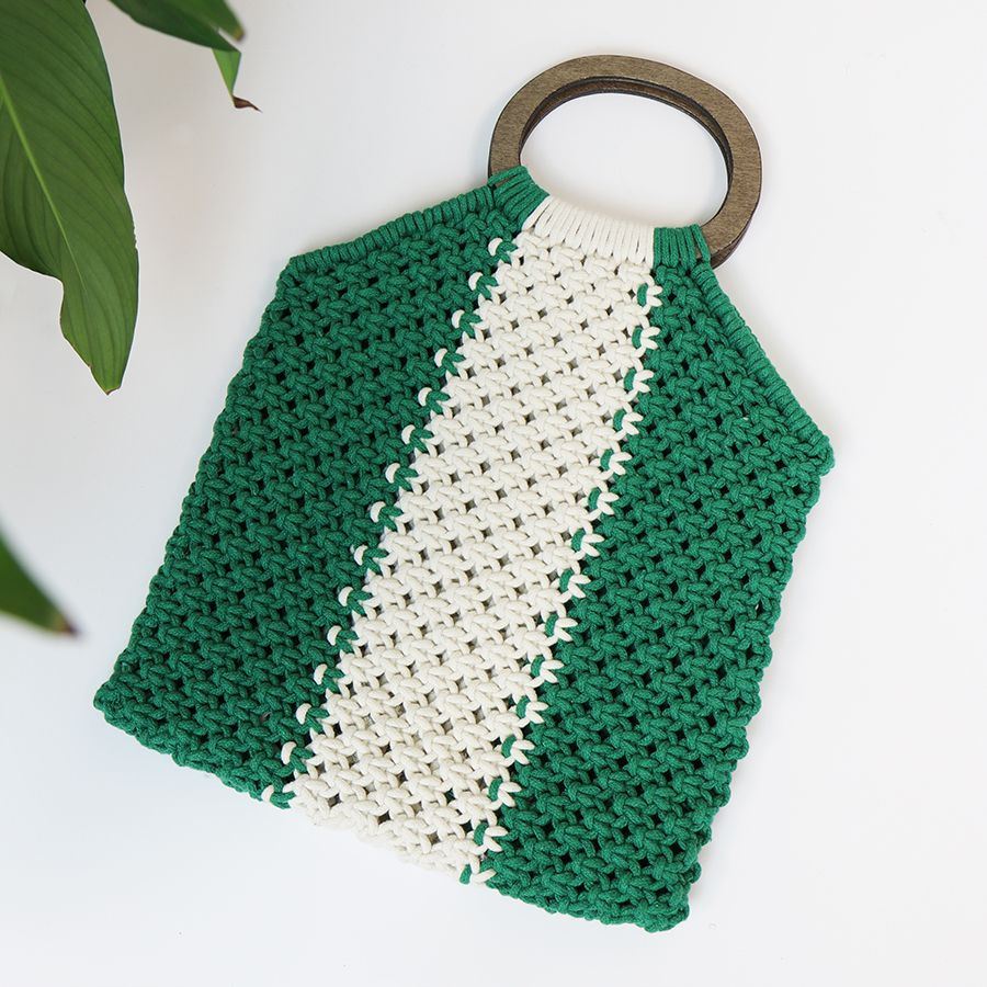 Crochet bag with wooden best sale handles pattern