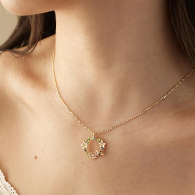 Crystal Flower and Enamel Bee Pendant Necklace in Gold